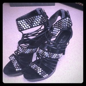 New Pour La Victorie Rock n Roll Strappy Heels.